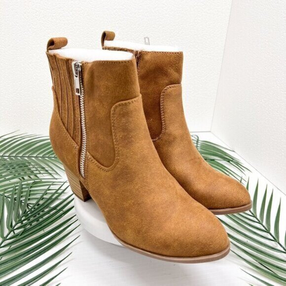 DV By Dolce Vita Caitie Tan Faux Suede Double Side Zip Ankle Bootie Size 6 NWOB - Picture 1 of 11